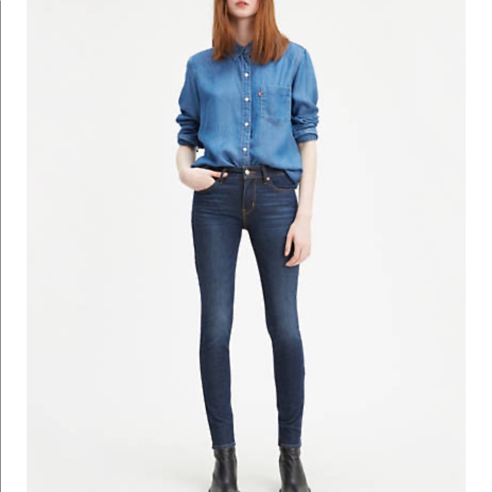 Levi’s 711 Dark Wash Skinny Jeans